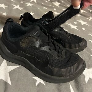 Little Boys Black Nike Sneakers